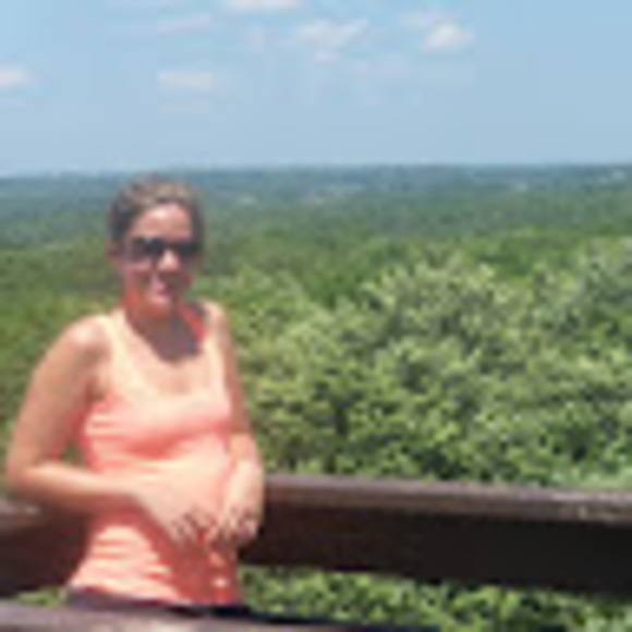 Meet your Posher, Amanda - Picture 1 of 1